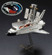 SP455 1/200 Hubble Space Telescope & Space Shuttle Orbiter w/Astronaut & Wappen